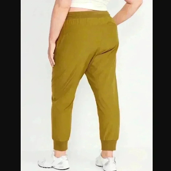 NWT Old Navy High-Waisted All-Seasons StretchTech Joggers Size 2XL - Picture 2 of 14